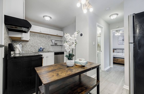East Side House | House B Atlanta Zoo Private Parking Fully Fenced Side Yard 2 Bedroom 2 Bathroom