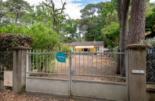 Saint-Brevin-les-Pins Ski Chalet | House between pine trees and beach