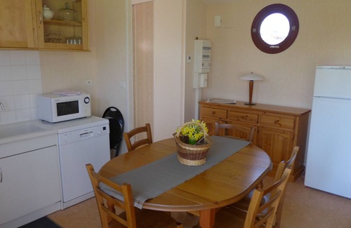 Soncourt-sur-Marne Cottage | House by the Marne with terrace, 2 bedrooms