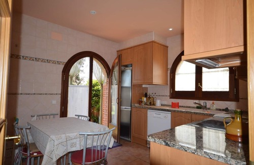 L'Armentera Ski Chalet | House Can Teixido - Wifi, private pool, garden, barbecue, office. Costa Brava