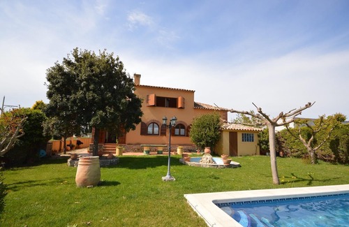 L'Armentera Ski Chalet | House Can Teixido - Wifi, private pool, garden, barbecue, office. Costa Brava