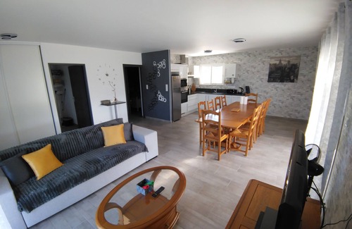 Beynat House | House casa Maya bungalow near honey lake free wifi above ground pool