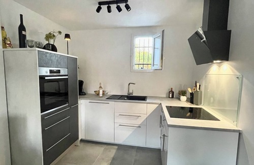 Gruissan Villa | House chic by the sea 1 min walk to the beach Plage du Grazel newly renovated