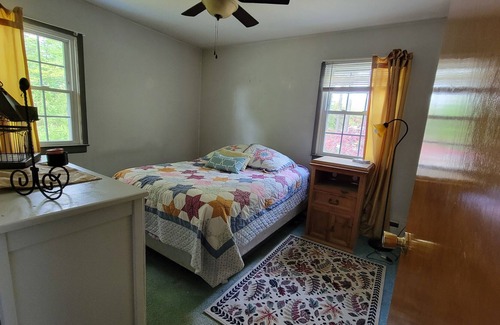 Queensbury House | House close to Lake George and all the excitment!