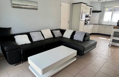 Saint-Germain-sur-Ay House | House completely renovated 50m from the sea