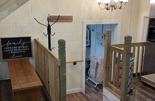 Dickel House | House. Converted Dairy Barn-5 minutes from Historic Bell Buckle and Webb School