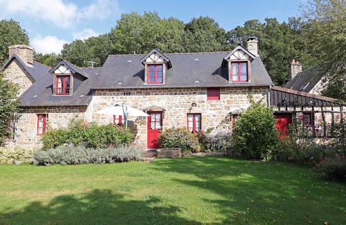 Breel Cottage | House for 6 with sauna and garden in Normandy