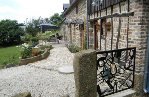 Breel Cottage | House for 6 with sauna and garden in Normandy