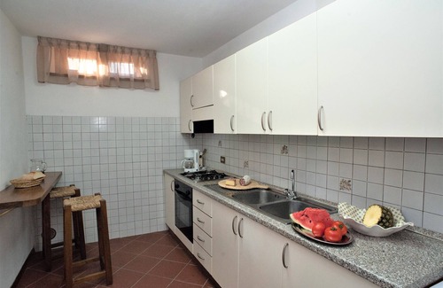 Orbicciano House | House for 6 people in the green hills of Lucca, swimming pool, Wi-Fi.