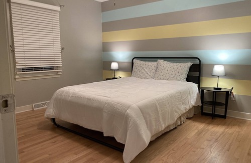Charlottesville House | House for group of 8 or 9