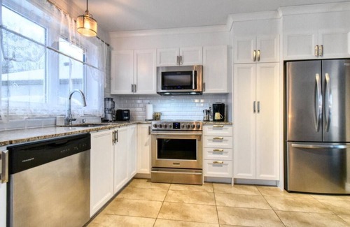 Beaupre House | House for rent 3 bedrooms with view of Mont Ste-Anne, 2 living rooms, on 3 floors -035