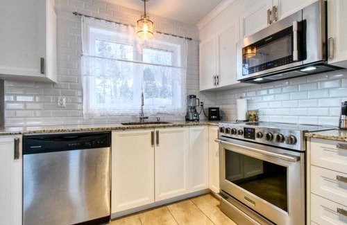 Beaupre House | House for rent 3 bedrooms with view of Mont Ste-Anne, 2 living rooms, on 3 floors -035