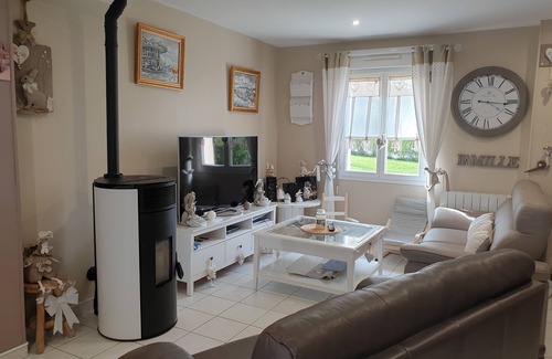La Riviere-Saint-Sauveur House | House in Honfleur 2 bedrooms, jacuzzi, private garden and parking