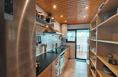 L'Escala House | HOUSE GARDEN AND PRIVATE POOL. BOAT RENTAL OPTION