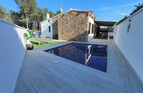 L'Escala House | HOUSE GARDEN AND PRIVATE POOL. BOAT RENTAL OPTION