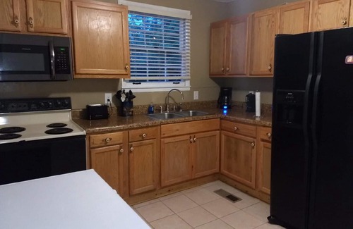 Antioch House | House has lots of rooms and close to the interstate and downtown