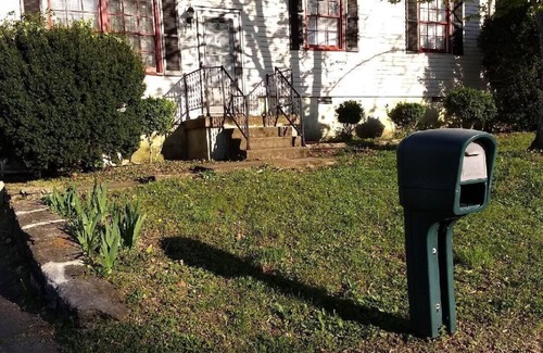 Antioch House | House has lots of rooms and close to the interstate and downtown