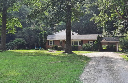Tyro House | House/hot tub/pet friendly