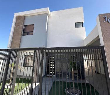 Delicias House | House in a private residential development