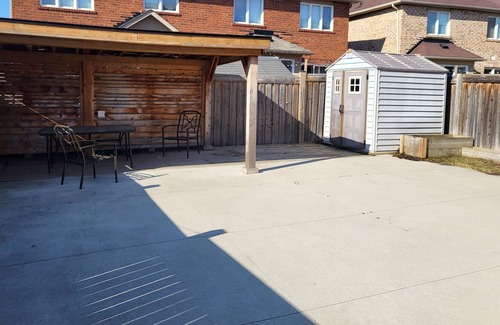 Brampton House | House In Brampton 5mins away from highway 427