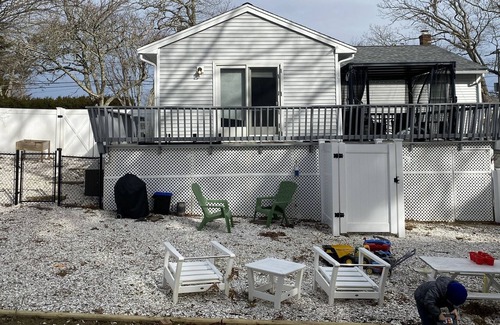 Buzzards Bay House | House in Buzz Bay, Cape Cod minutes to beaches Off-season lease available.