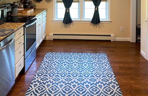 Buzzards Bay House | House in Buzz Bay, Cape Cod minutes to beaches Off-season lease available.