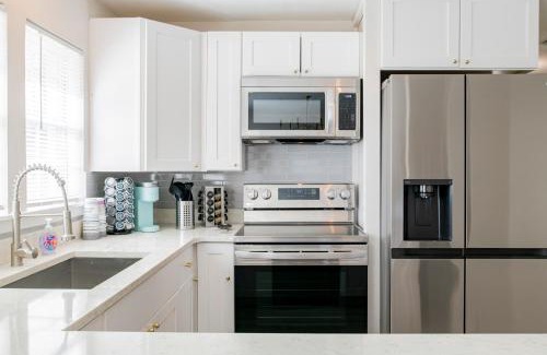 Mobile House | House in Mobile Newly Renovated! Quiet & Centrally Located!