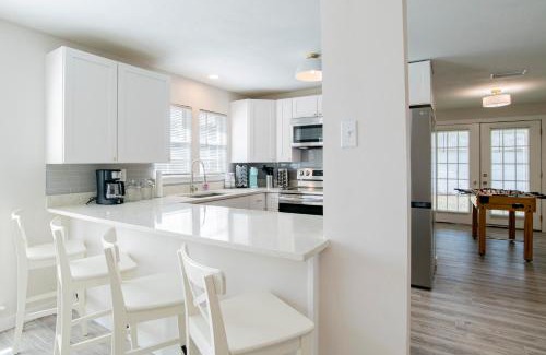 Mobile House | House in Mobile Newly Renovated! Quiet & Centrally Located!