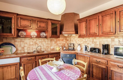 Condat-sur-Vezere Villa | House in Perigord Noir with Private Pool