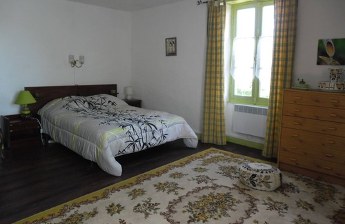 Thaire House | House in quiet village near La Rochelle, 10 minutes from Châtelaillon-Plage.