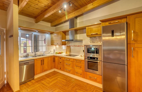 Buen Paso House | House in rural environment, Teide views, zen garden and BBQ (ideal for families).