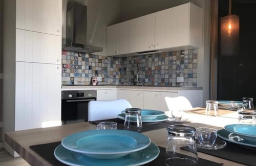 Caprino Veronese Apartment | House in the green near Lake Garda with hot tub