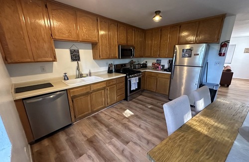 Arrowhead Villas House | House in the trees of Lake Arrowhead, peace and quiet