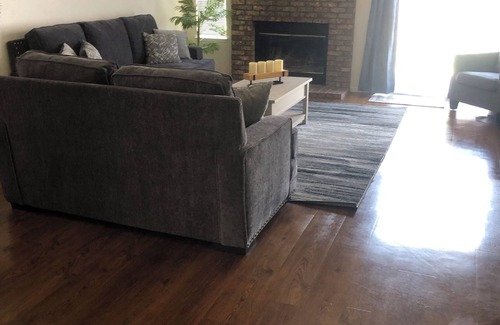 Pumpkin Center House | House in tranquil Bakersfield with WiFi and AC close to stores, bank,restaurant