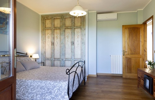 Olbia Bed & Breakfast | House