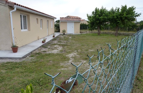 Hourtin House | House + large enclosed garden 5 min walk from center and amenities.