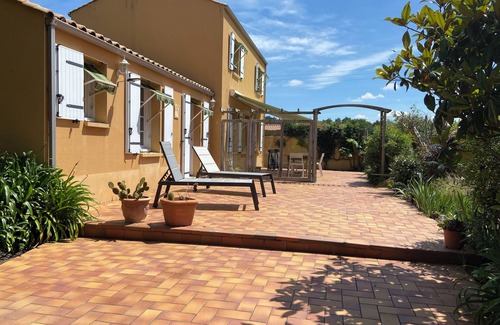 Brem Sur Mer House | House near sea south exposed Provencale style