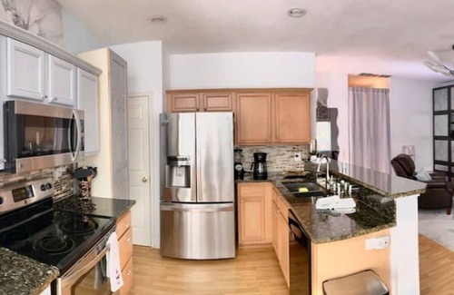 Hillsboro House | House next to Intel, Nike, PCC, Seaside, Mountains - aval. for Long & Shor Terms