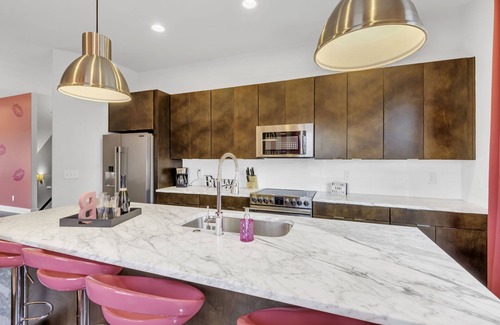 Hadley - Washington House | House of Barbie/Rooftop Deck