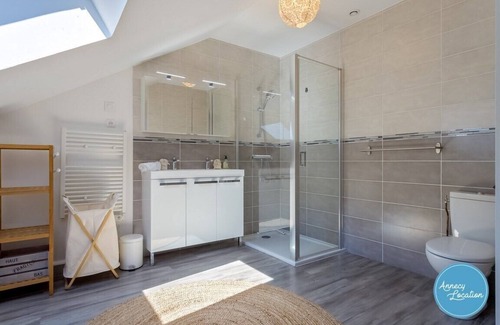 Lathuile House | House of Chevilly - close to the lake