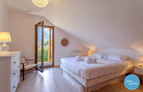 Lathuile House | House of Chevilly - close to the lake