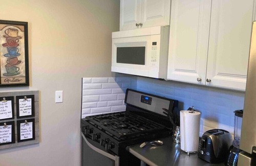 Benton Tract House | House of Favor, King Bed + 4Twins,Close to Bethel