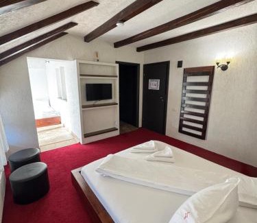 Moeciu de Sus Hotel | House Of River
