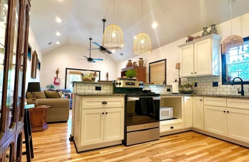 Downtown House | HOUSE OF ROCK - DOWNTOWN, RUPP ARENA, KEENELAND, HORSE PARK