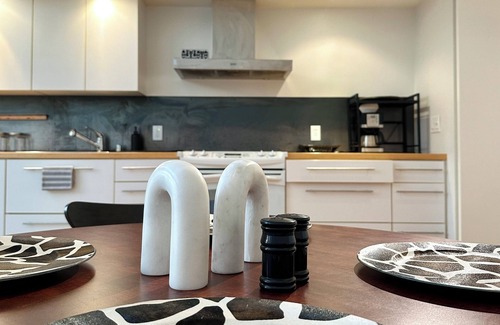 Reno Apartment | House Of The Sun/Cozy 2-Bedroom Luxury Loft in Midtown, Reno