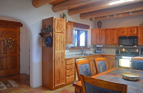 Taos House | House of the Turquoise Gate 360 Degree Views with Enclosed Yard