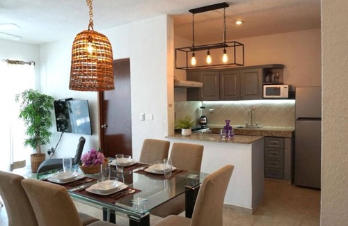 Playacar Fase II Condo | House of the yellow bike/6 pax+REEF Beach Club