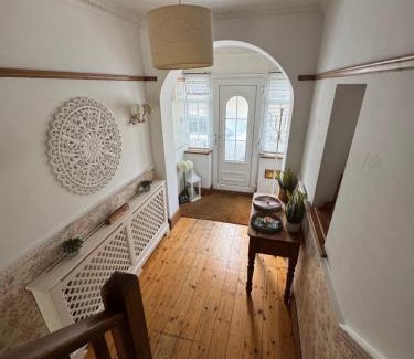 Peacehaven House | House on Costal Village free parking