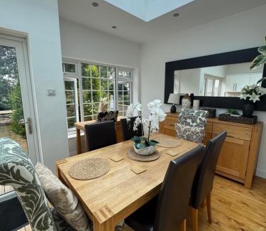 Peacehaven House | House on Costal Village free parking