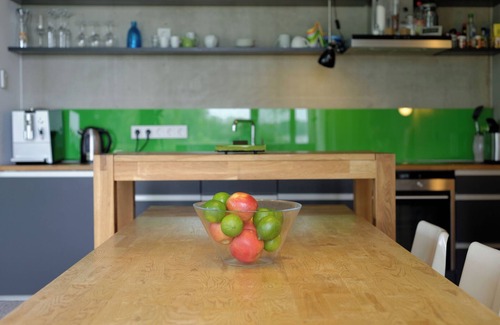 Werder Apartment | House on the Havelbogen directly on the water with canoe and jetty, garden apartment*